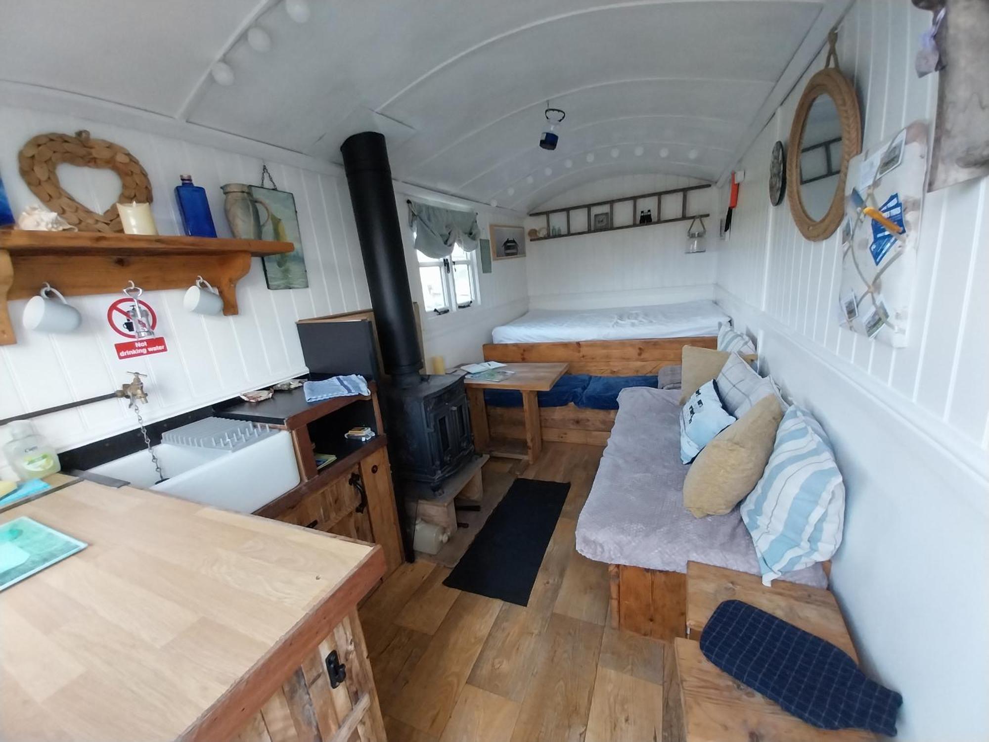Meadowbeck - Shepherd Huts Fylingdales Eksteriør bilde