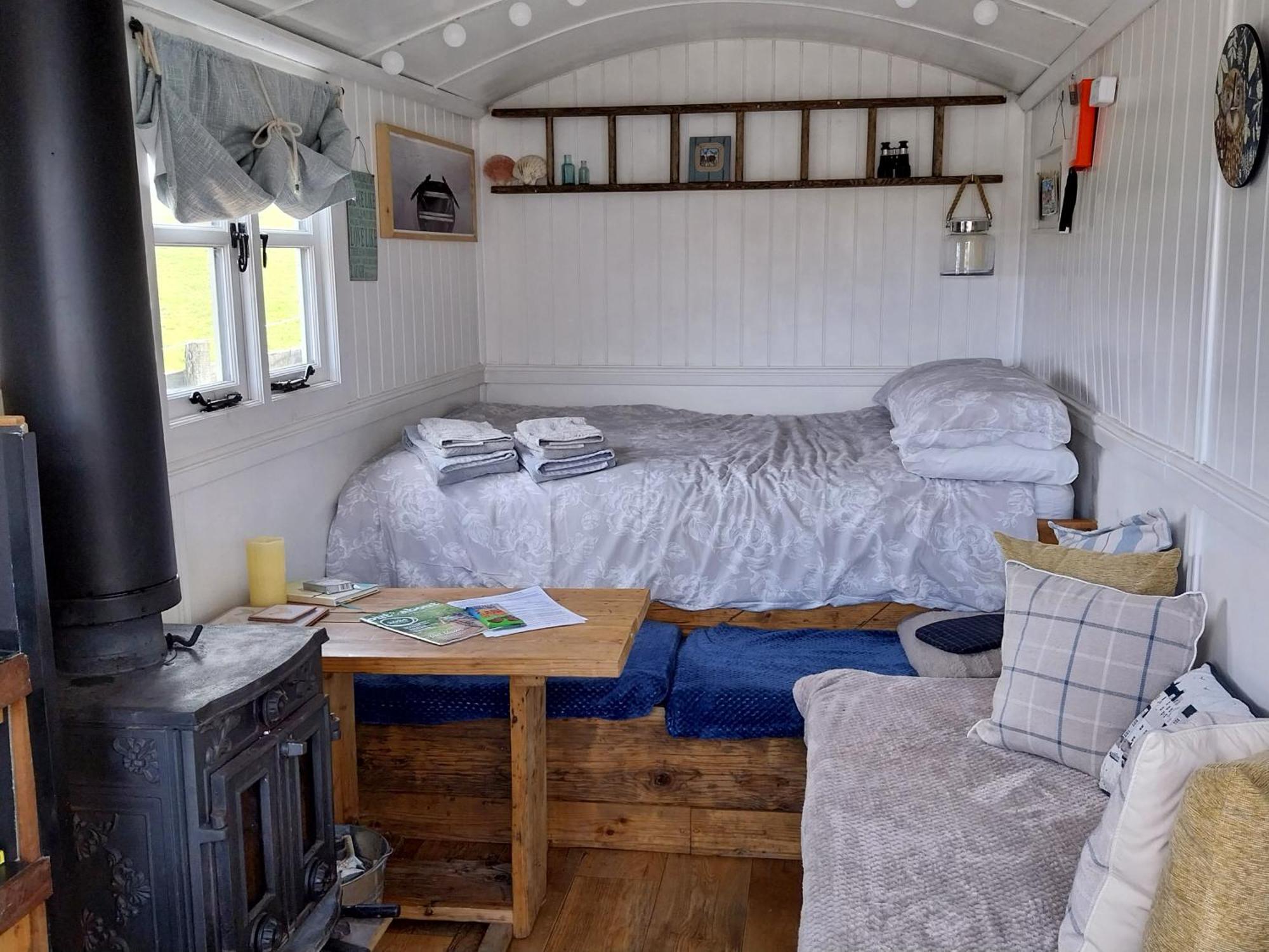 Meadowbeck - Shepherd Huts Fylingdales Eksteriør bilde