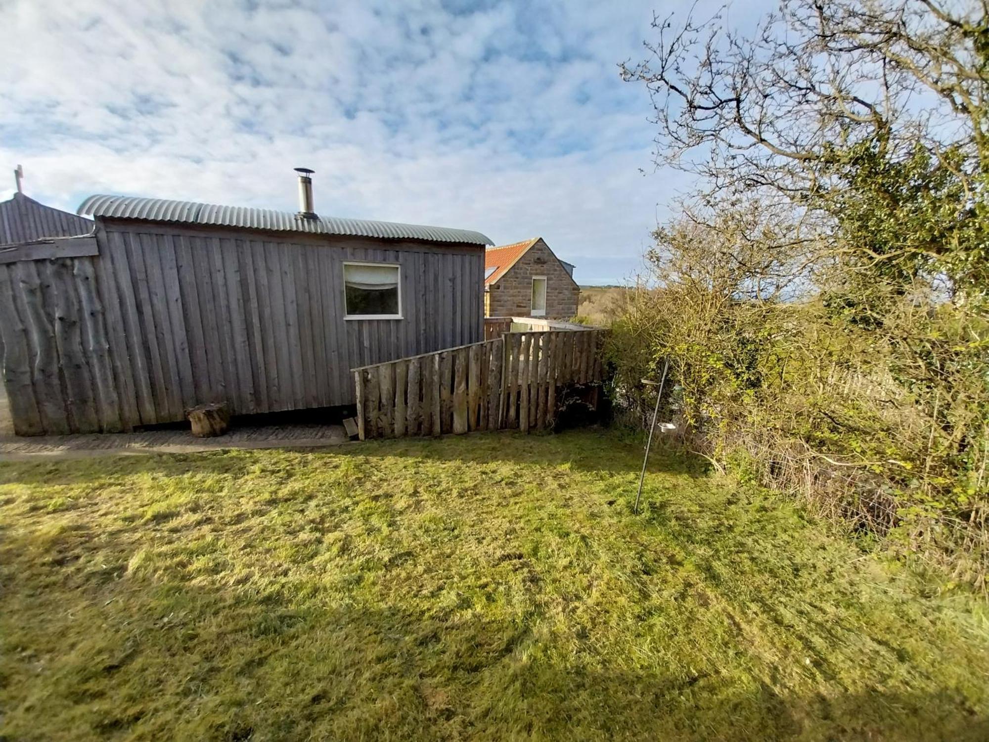 Meadowbeck - Shepherd Huts Fylingdales Eksteriør bilde