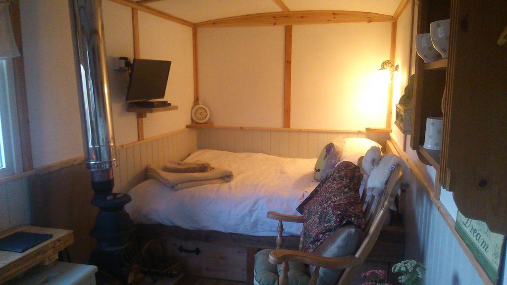 Meadowbeck - Shepherd Huts Fylingdales Eksteriør bilde