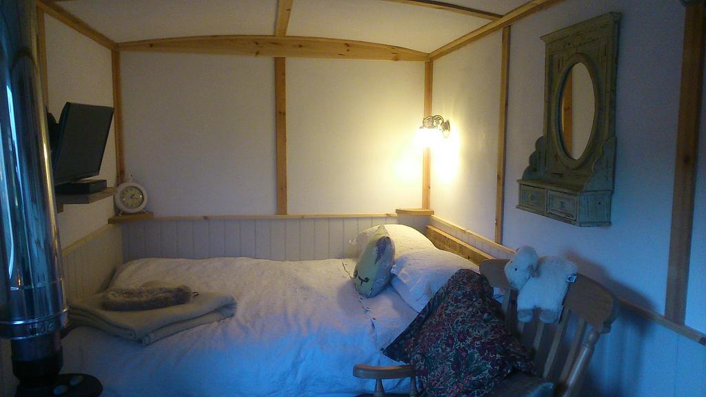 Meadowbeck - Shepherd Huts Fylingdales Eksteriør bilde