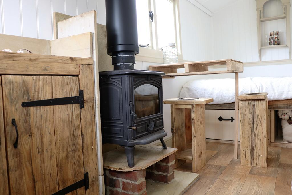 Meadowbeck - Shepherd Huts Fylingdales Eksteriør bilde