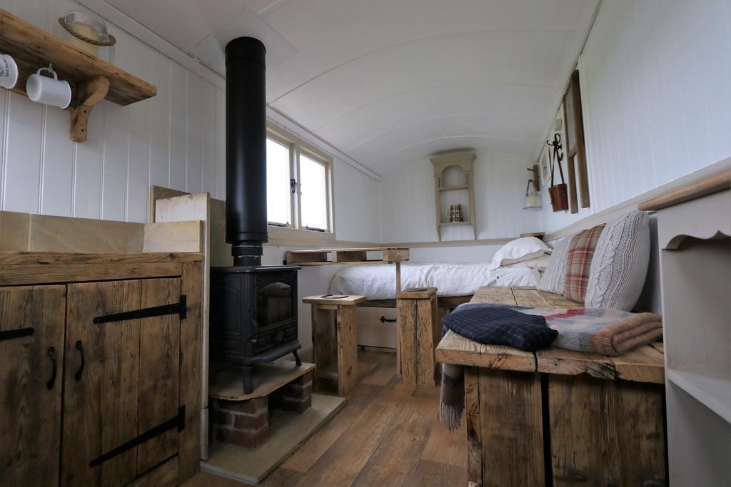 Meadowbeck - Shepherd Huts Fylingdales Eksteriør bilde