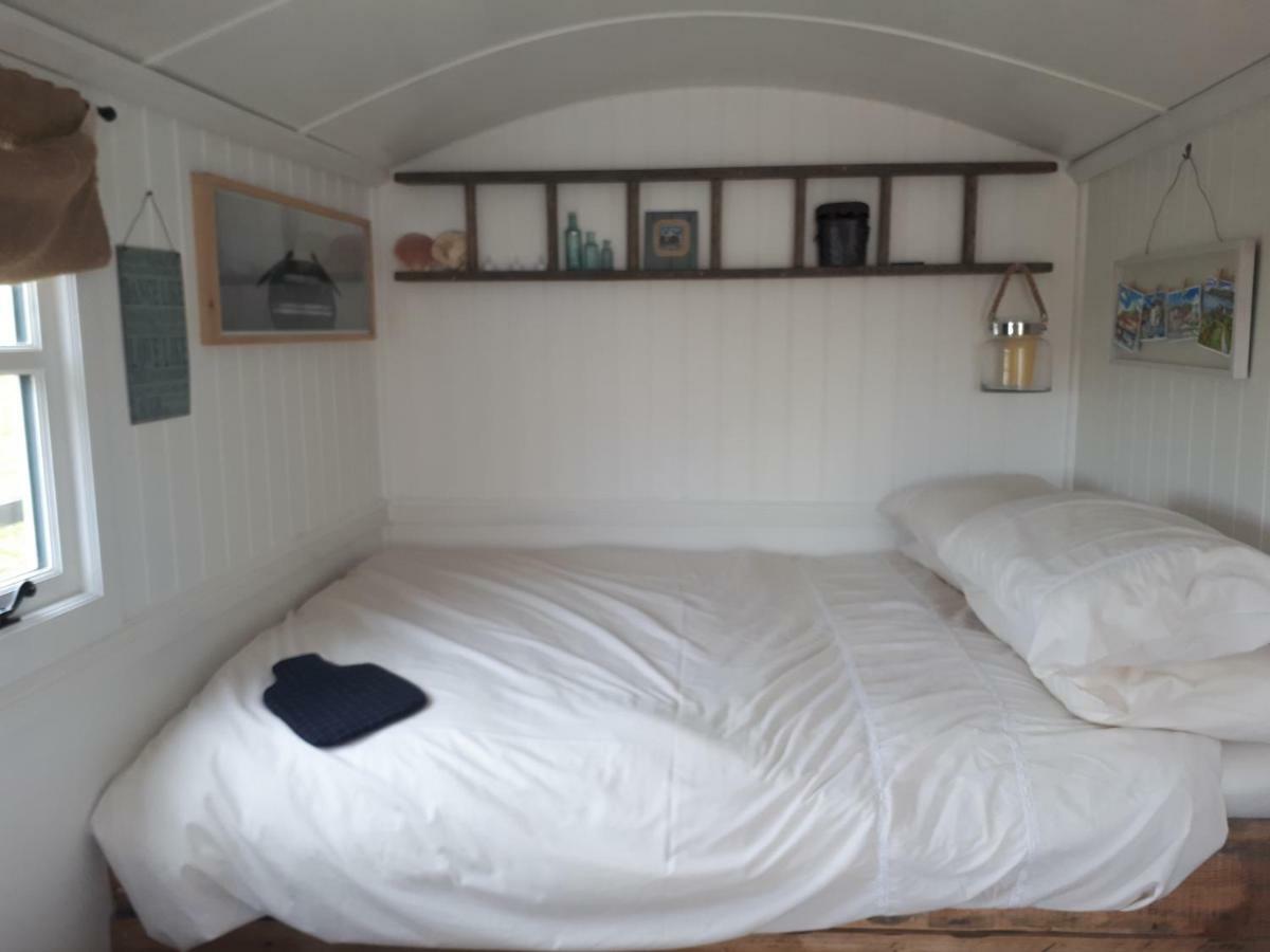 Meadowbeck - Shepherd Huts Fylingdales Eksteriør bilde