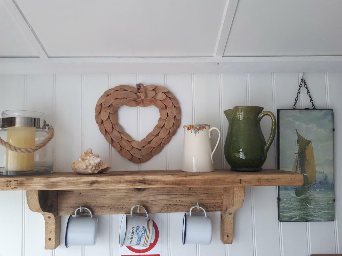 Meadowbeck - Shepherd Huts Fylingdales Eksteriør bilde